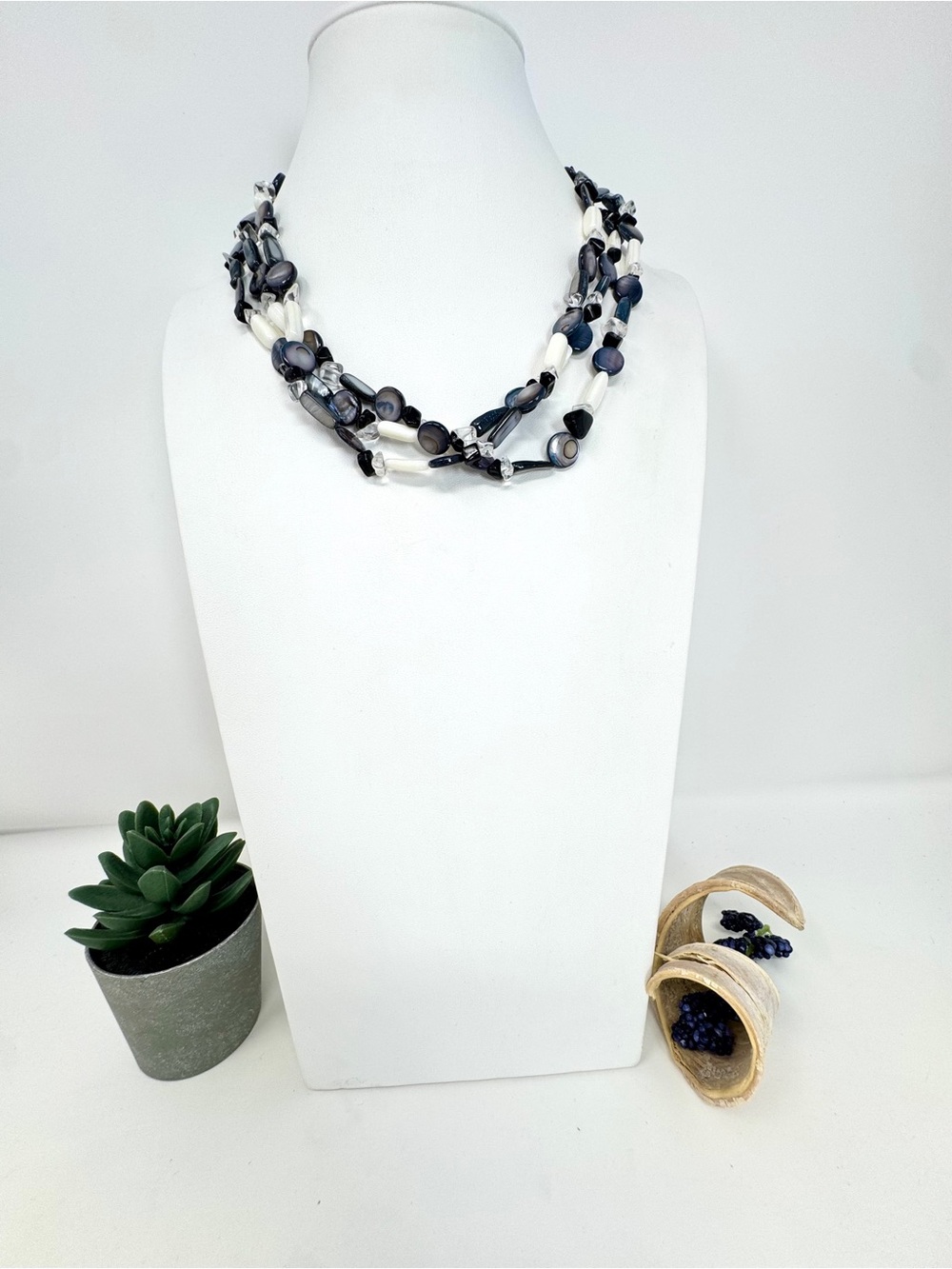 Vintage 3-Strand Chunky Mother of Pearl Statement Necklace - Gray, Black & White